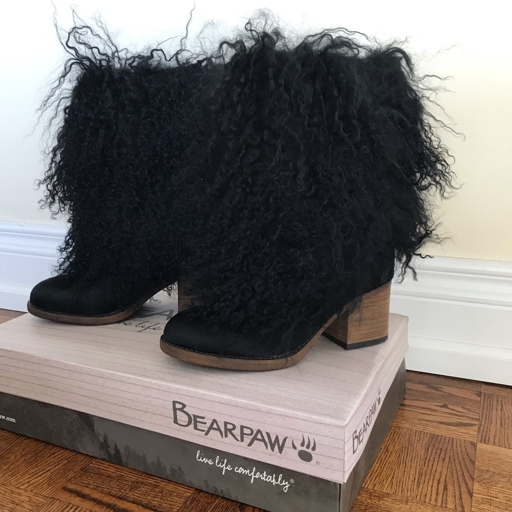 Bearpaw Sheep skin heeled boots